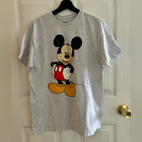 Mickey Mouse Stance Size Large Adult Shirt - Picture 1 of 5
